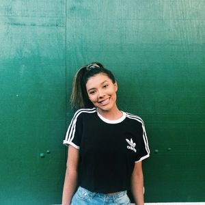 Meet your Posher, Mia